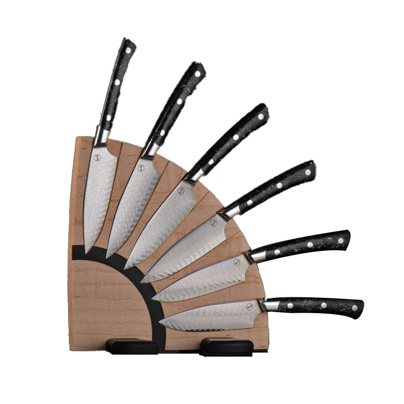 Kultro Pro Tempest 6-piece steak knife set with Damascus-pattern blades and black riveted handles in maple display on white