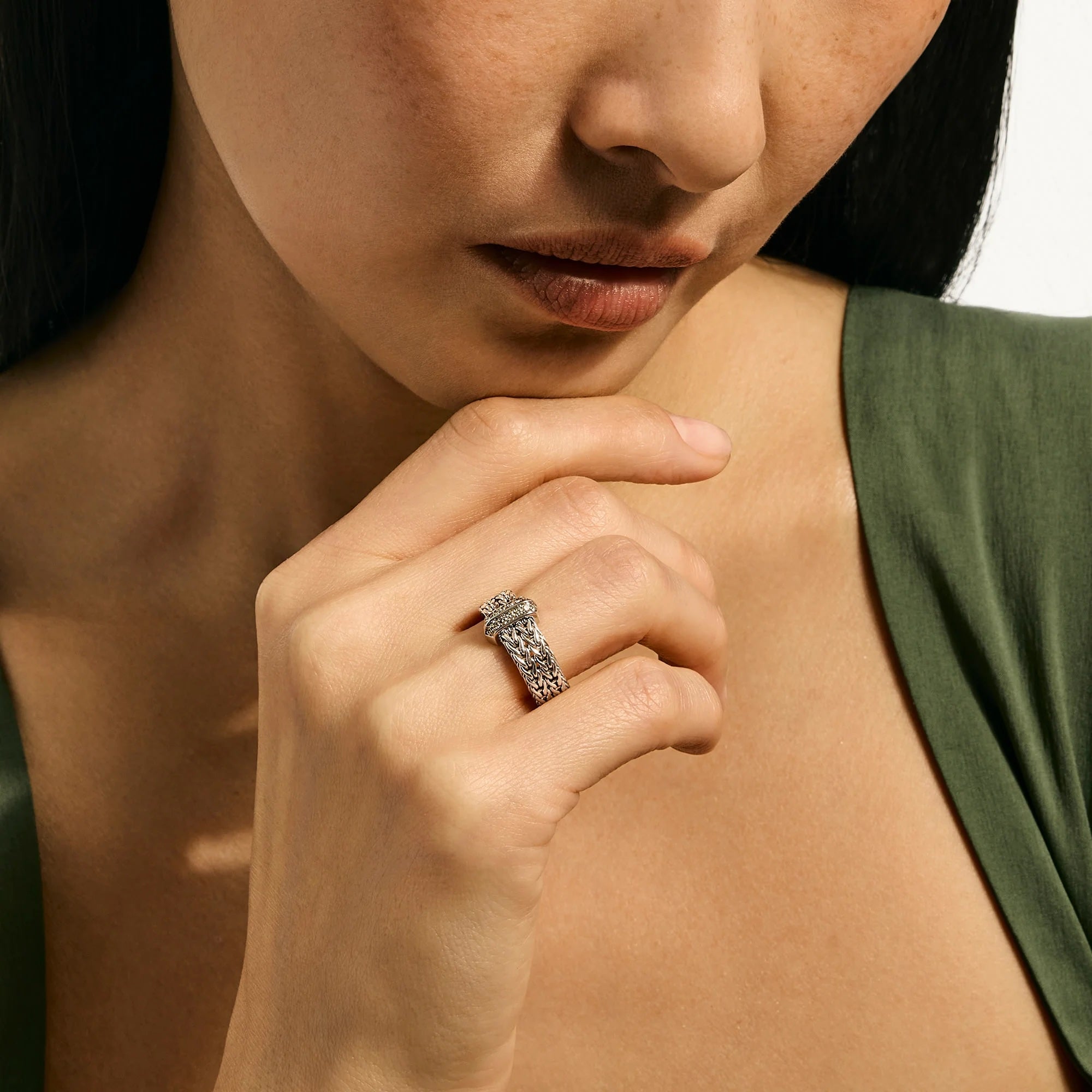 0.16ctw Icon Link Bar Ring