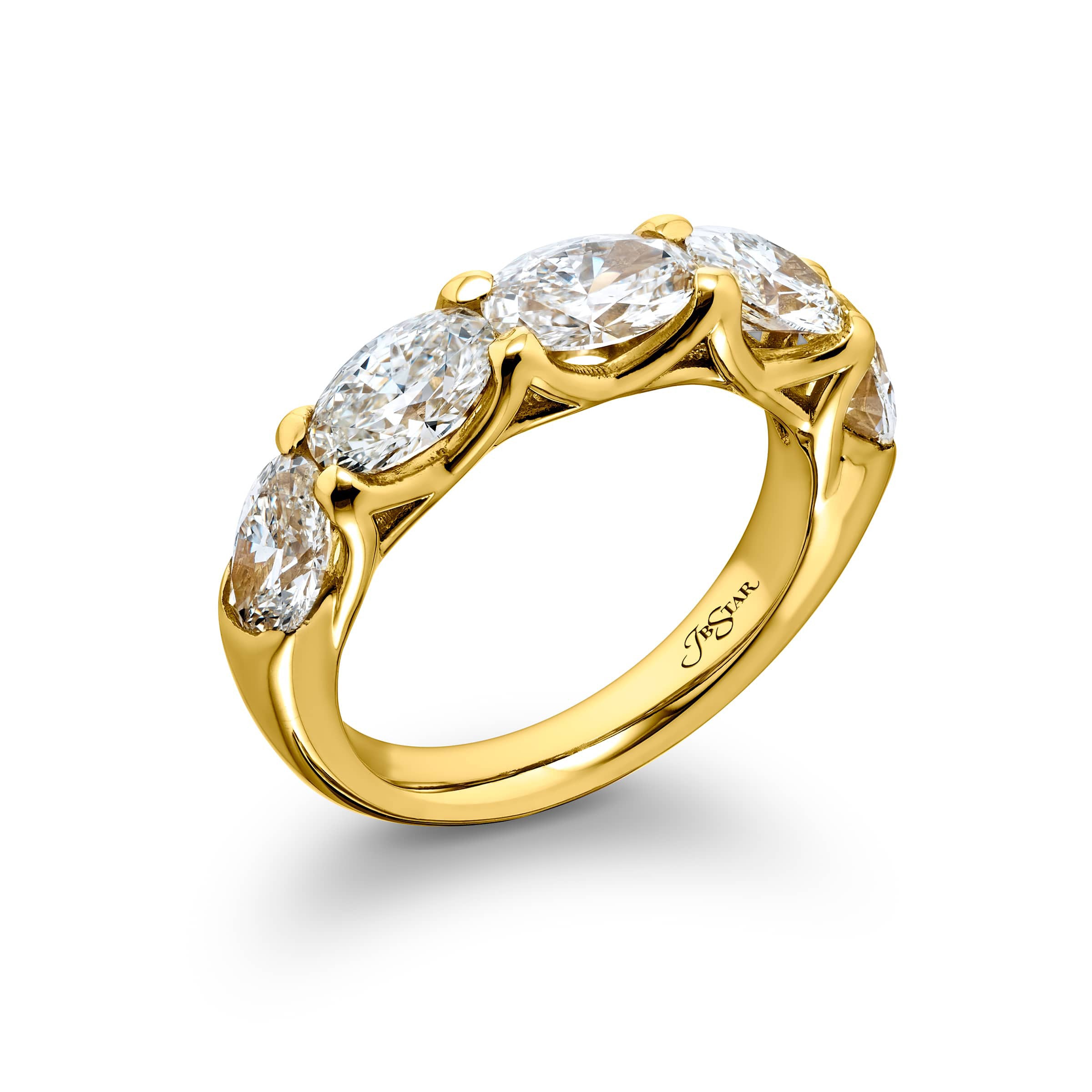 2.80ctw Oval-Cut Diamond Band