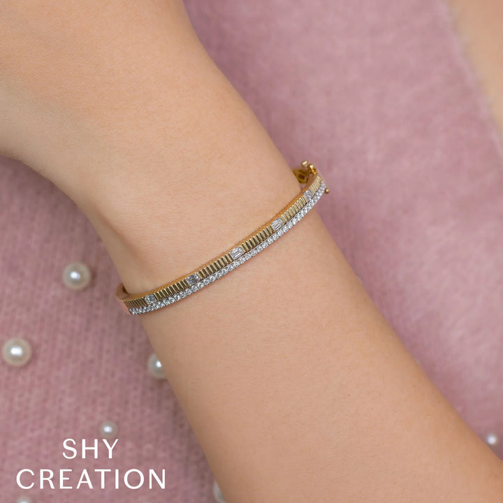 1.13CT Diamond Emerald Ribbed Bangle