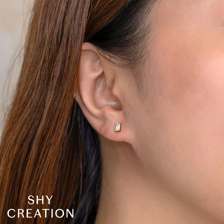 0.40ctw Diamond Emerald Stud Earring