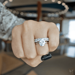 .11ctw Oval-Cut Diamond Solitaire