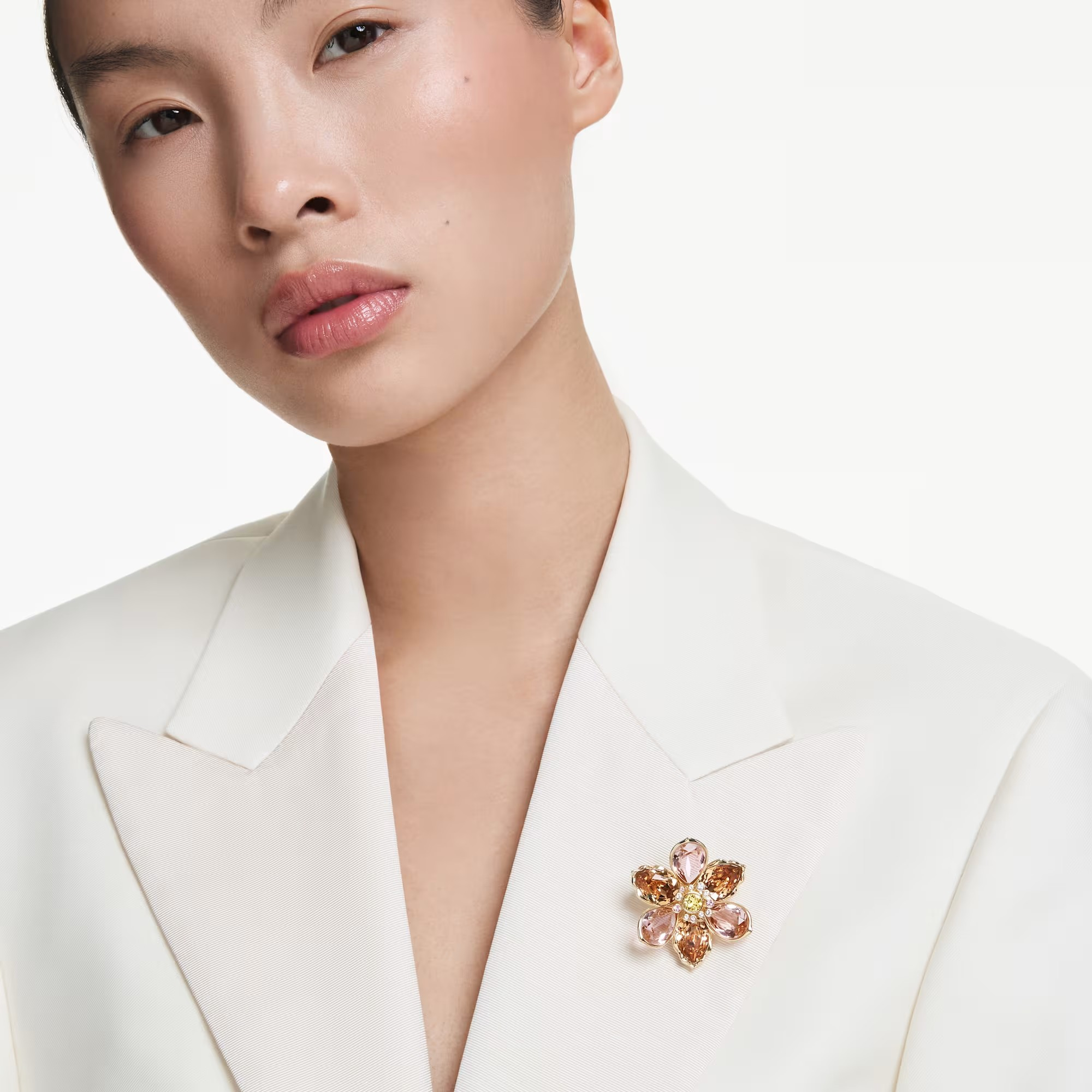 Idyllia pendant and brooch