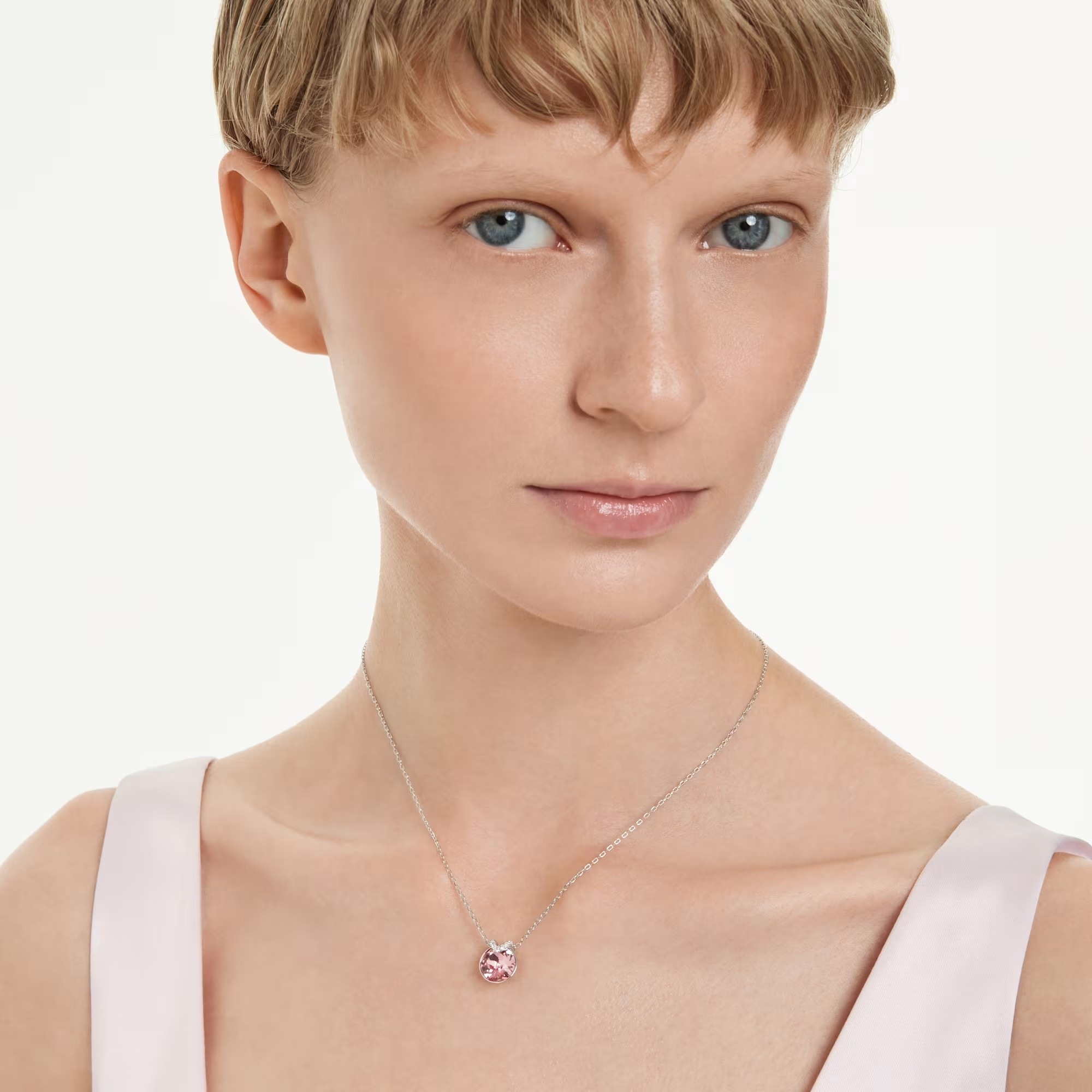 Bella V Pendant