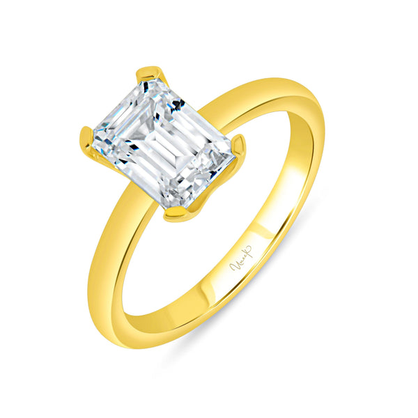 18K Gold Solitaire Engagement Ring