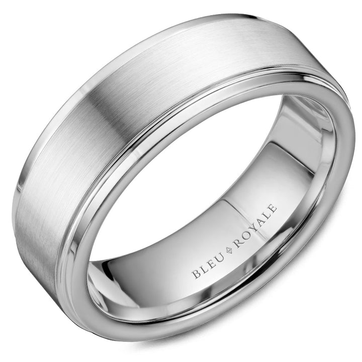 7.5mm 14K white gold with a brushed finish with polished edges.